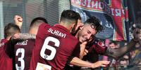 L'esultanza di Sprocati dopo il gol del 2-1 della Salernitana contro il Latina