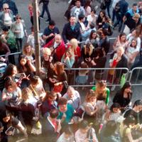 Fans in fila davanti alla Feltrinelli di Salerno per il firmacopie di Renga