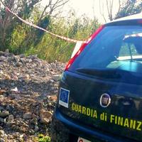 Una discarica scoperta dalla Gdf