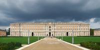 La Reggia di caserta teatro del suicidio di questa mattina