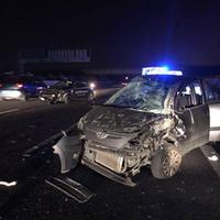 Alcune delle auto rimaste coinvolte nell'incidente di questa notte