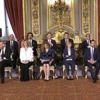 Il nuovo Governo durante il giuramento