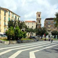 Piazza della Repubblica, ad Eboli, dove sarebbe avvenuto il raggiro a sfondo sessuale