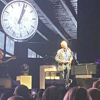 Roberto Vecchioni sul palco del PalaSele di Eboli