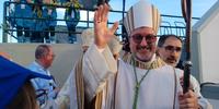 Mons. Vincenzo Calvosa dopo l'ordinazione episcopale a Villapiana