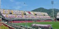 La curva Nord allo stadio Arechi