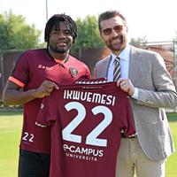 Ikwuemesi Chukwubuikem con il diesse Morgan De Sanctis