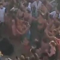 Un frame della festa neomelodica sulla spiaggia di San Marco di Castellabate