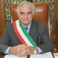 Il sindaco Giuseppe Canfora